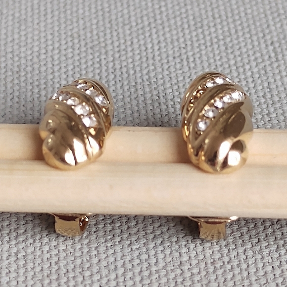DIOR | Gold Plated with Clear Stones Clip On Earrings | Vintage - Picture 4 of 12